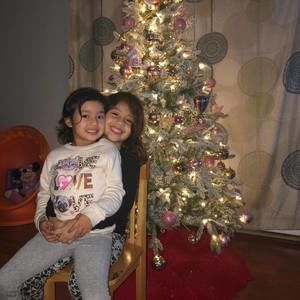 Meet your Posher, Yamil